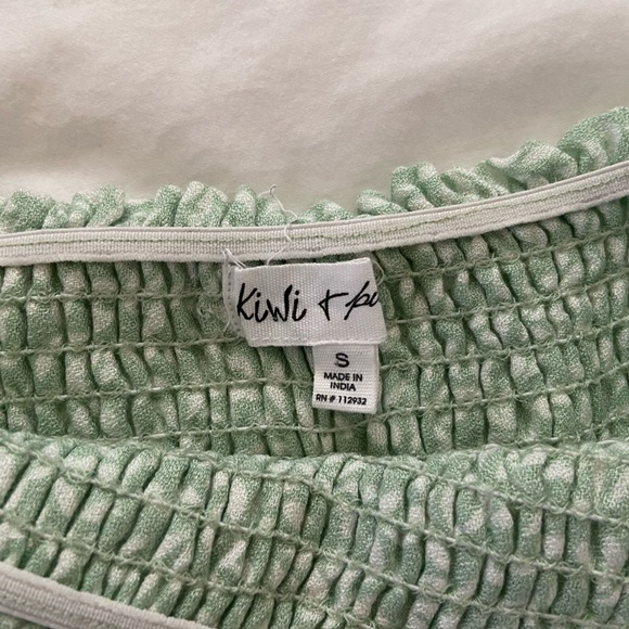 SET!! 💚 Cute matching top with shorts! - Picture 3 of 3